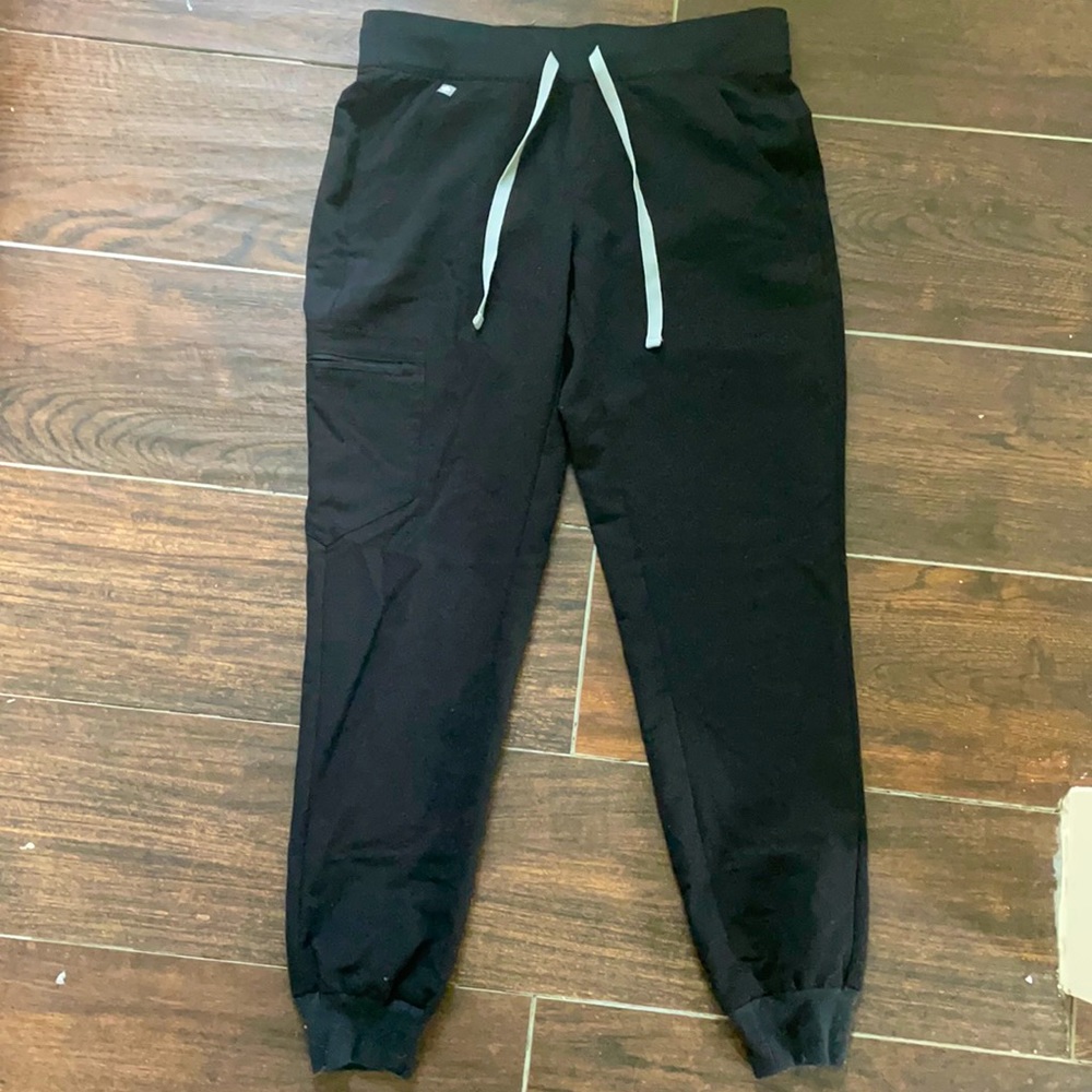 Wore three times, unfortunately too big for me